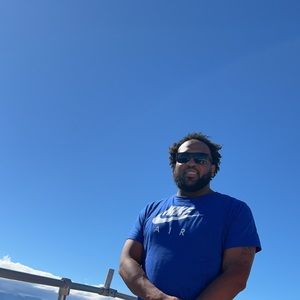 Meet your Posher, Troy